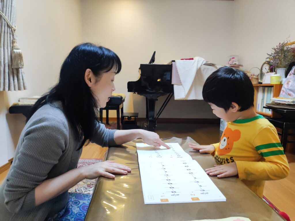 安佐南区伴南・石内北（こころ）森山美紀ピアノ音楽教室幼児ピアノ