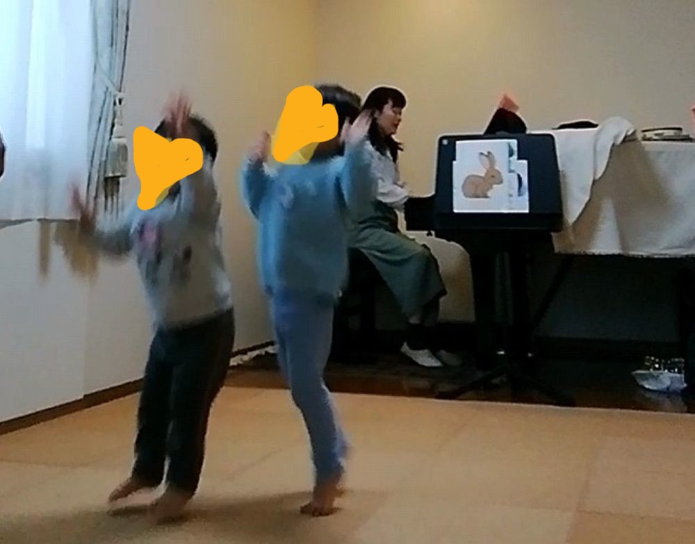 安佐南区伴南(こころ)森山美紀ピアノ音楽教室♪リトミック